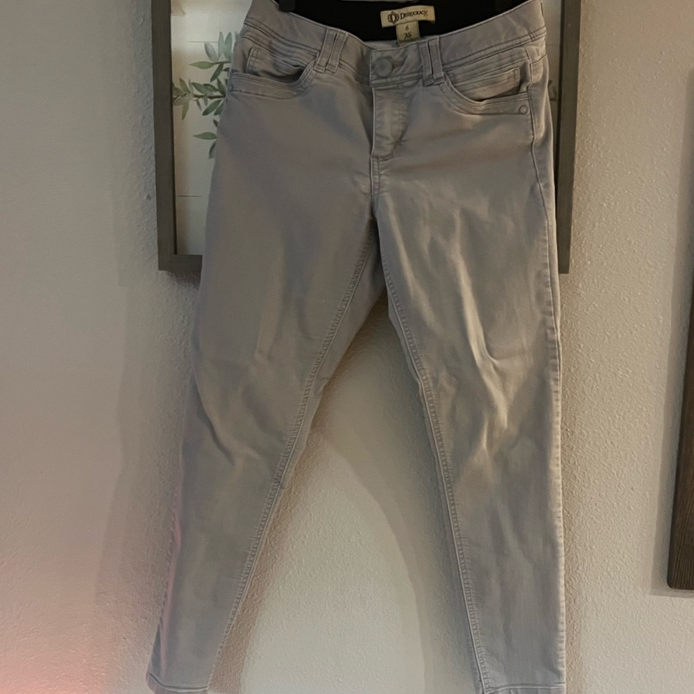Grey woman’s size 6 pants